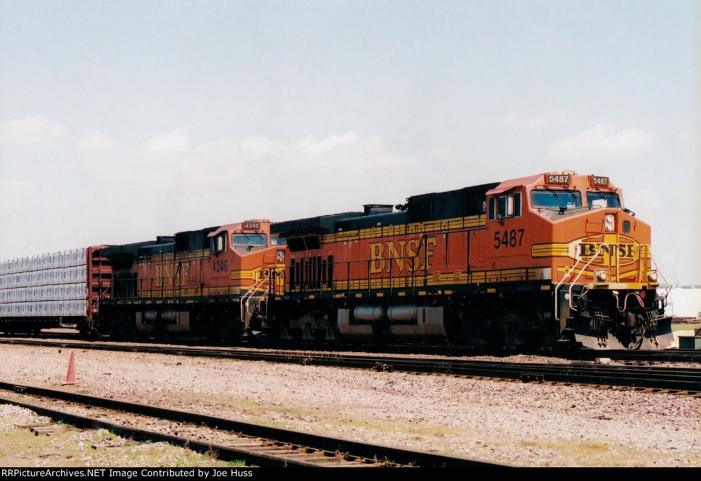 BNSF 5487 East